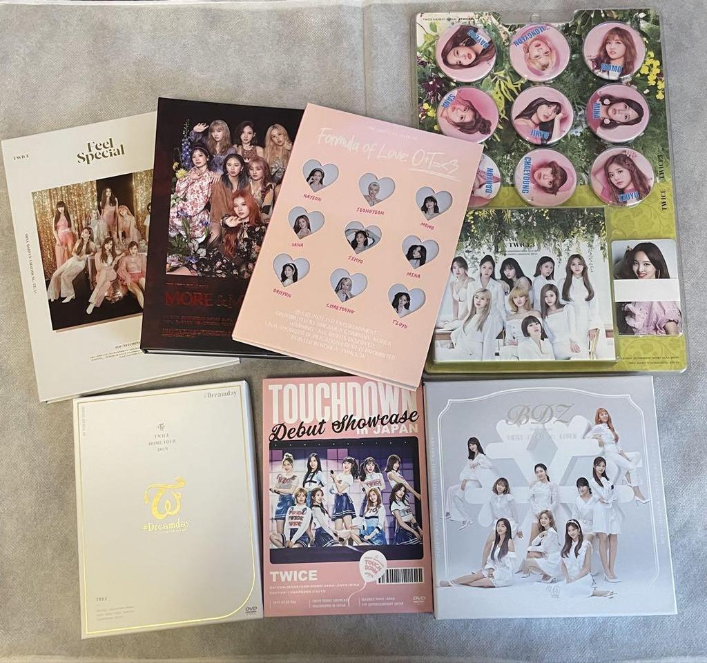 [USED] TWICE Album Goods Set