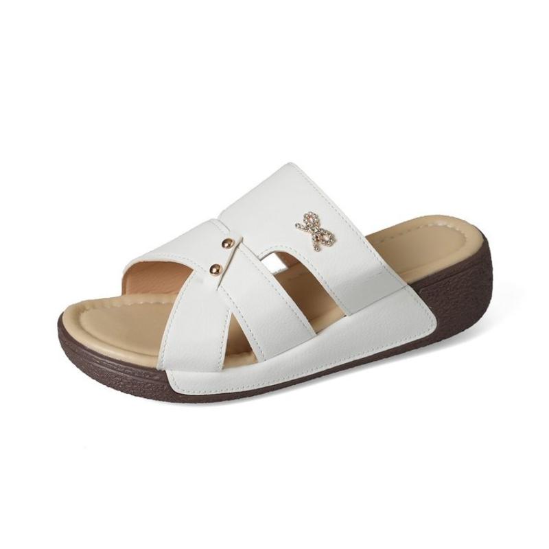 

2025 Новые бриллиантовые аксессуары Тапочки Женские сандалии Уличная повседневная водонепроницаемая платформа Пляжная обувь Большой размер 35-43 36 белый