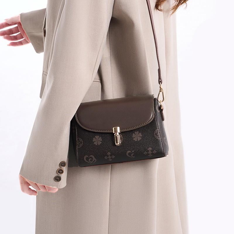 Bag Women's Autumn and Winter 2025 New Women's Bag Crossbody Bag Retro Shoulder Bag Premium Mom Bag Luggage