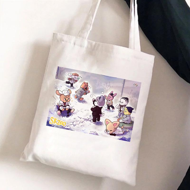 Plátěná kabelka se potiskem Skzoo od Stray Kids - Dámská ležérní taška přes rameno 03