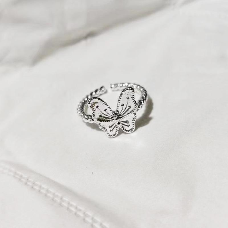 Inel Stea cu Cinci Colțuri pentru Femei - Lux Lejer, Design Coreean High-End, Bandă Argintie pentru Degetul Arătător, Perfect pentru Studente.