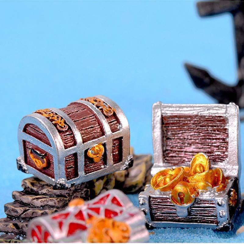 Cute Resin Pirate Gold Treasure Chest Cartoon Mediterranean Aquarium Decoration