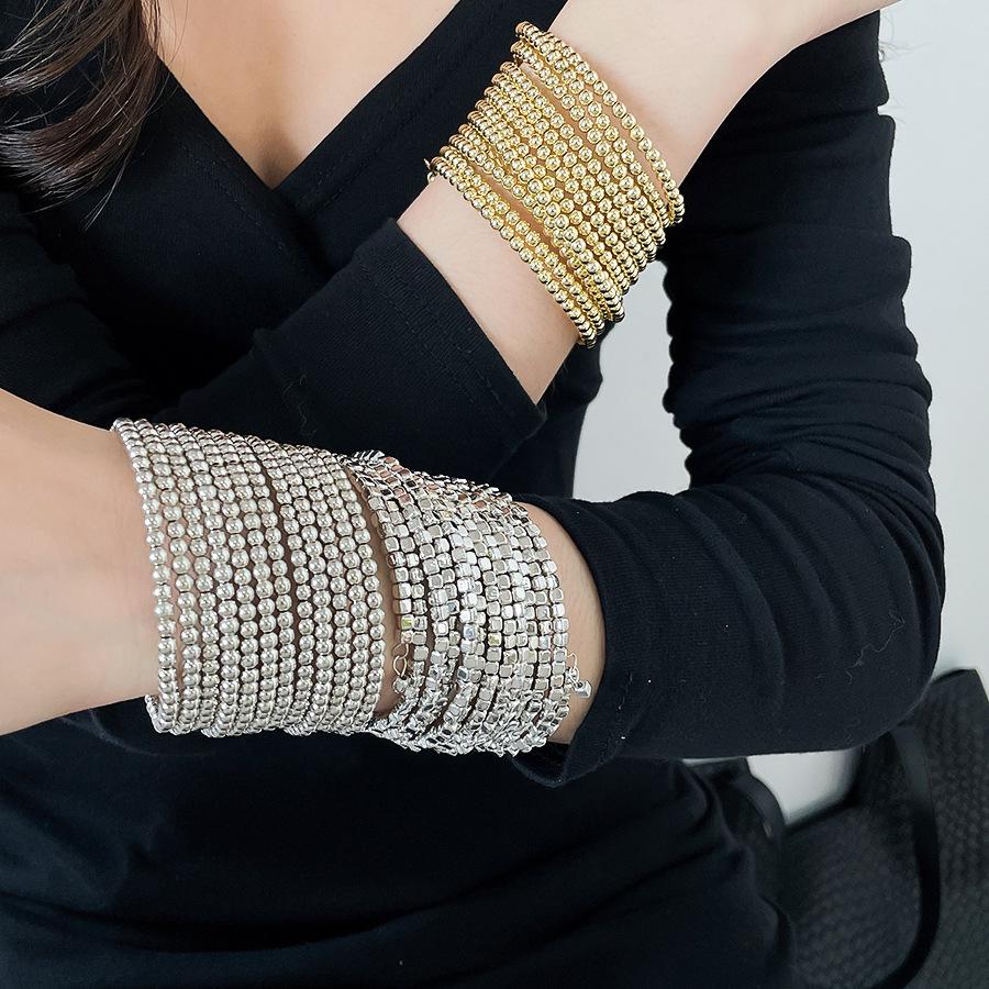 Elegantes mehrschichtiges geometrisches Armband: Luxuriöser, Personalisierter Design- und Kühner Grenzüberschreitender Statement-Schmuck