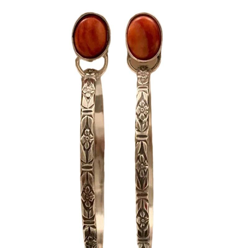 Onyx-Türkis-Ohrringe Böhmische, durchbrochene Creolen aus Metall mit Schnitzereien