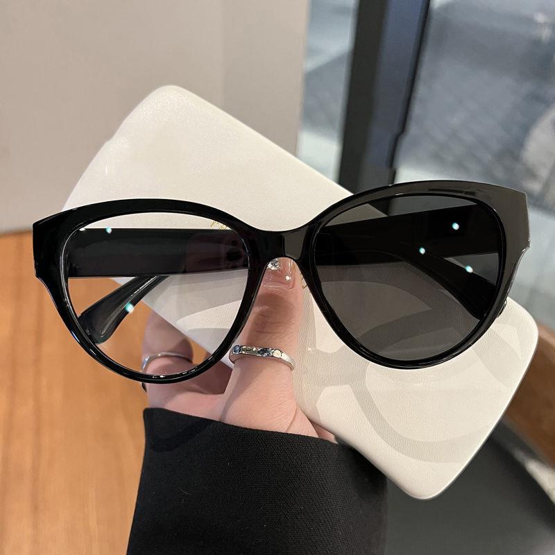 New Trendy Heart Frame Photochromic Myopia Glasses Unisex Ladies Anti Blue Light Near Sight Eyewear Finished Sunglasses Diopter