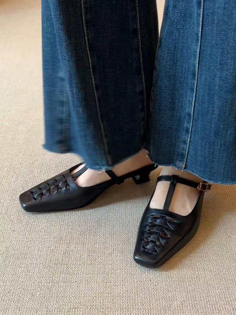 Moda 2025 Novos Sapatos Scarpins Chinelos Vazados Moda Feminina Saltos Baixos Bico Quadrado Saltos Grossos Prateados Sandálias Femininas