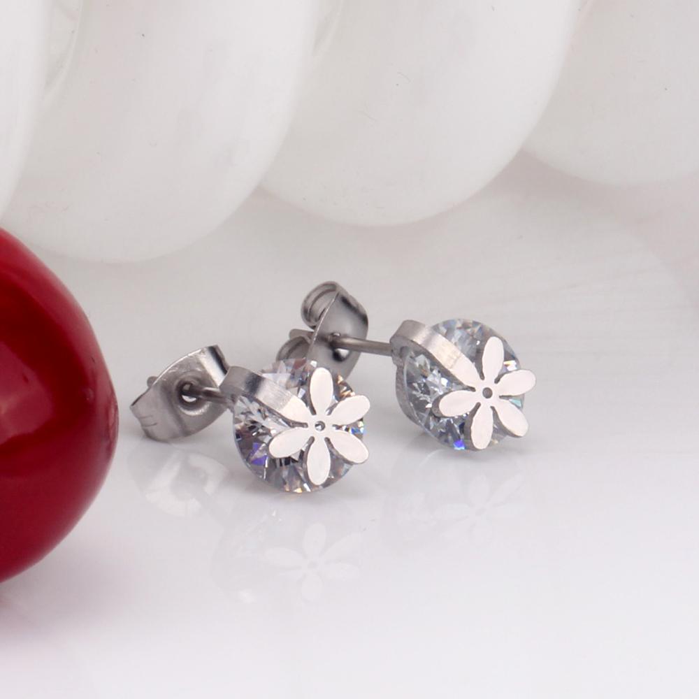 

Shiny Crystal Zirconia Stud Earrings Titanium Steel Gold PVD Plated Flower Charm Ears Piercing for Woman Dancing Party Accessory