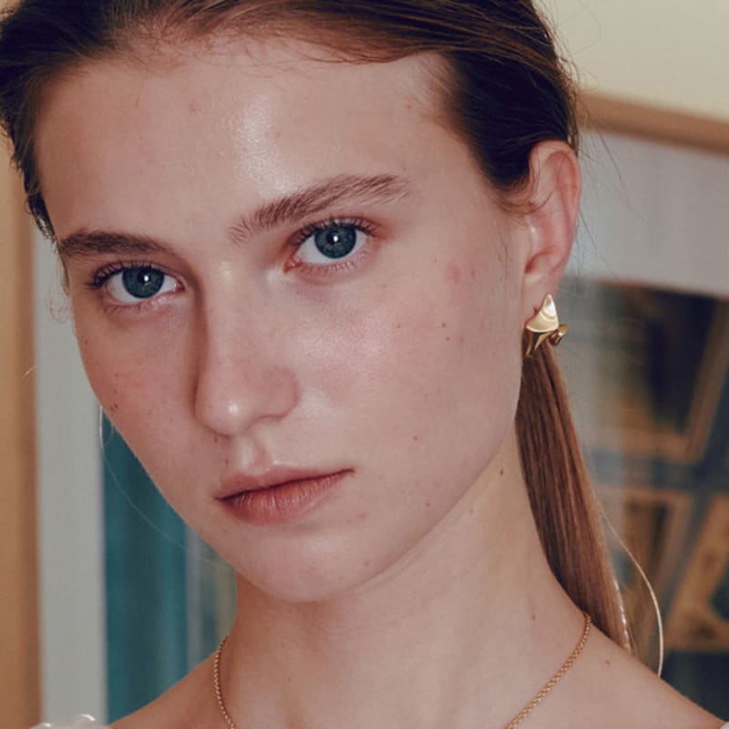 YUSOWA TWIN BARCHAN EARRING (GOLD)