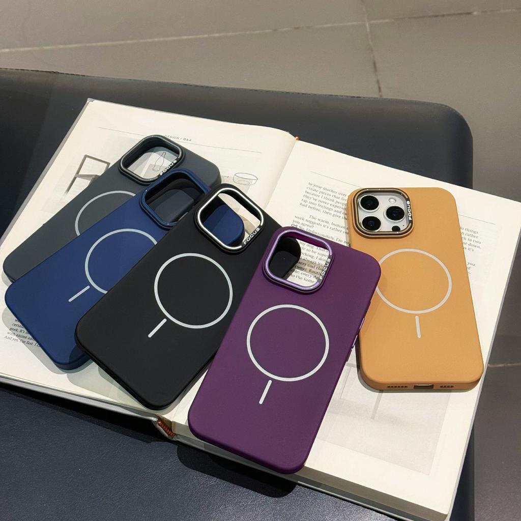 It Is Suitable for The Dual-color Lens of Apple IP16pro and Features A Super Magnetic Phone Case That Imitates The Original Liquid Silicone