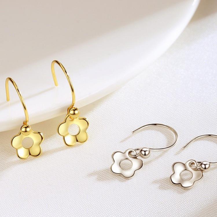 Trendy 2023 Sterling Silver Flower Earrings: Simple Stud & Dangle Styles for a Chic Internet Celebrity Look.