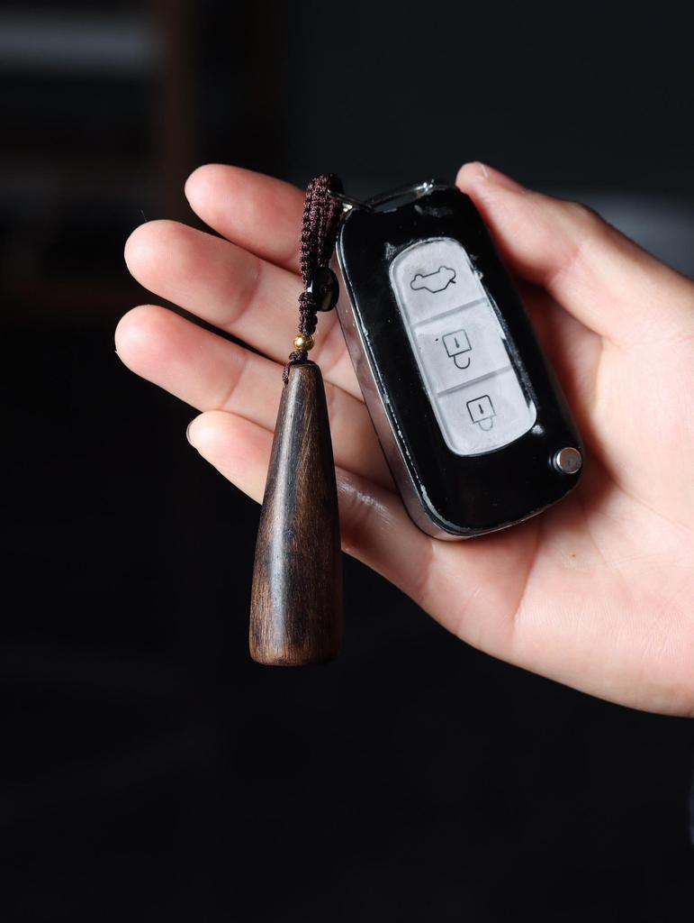 Dala Gan Agarwood Keychain Pendant – Natural Wood Handheld Wenwan Ornament.