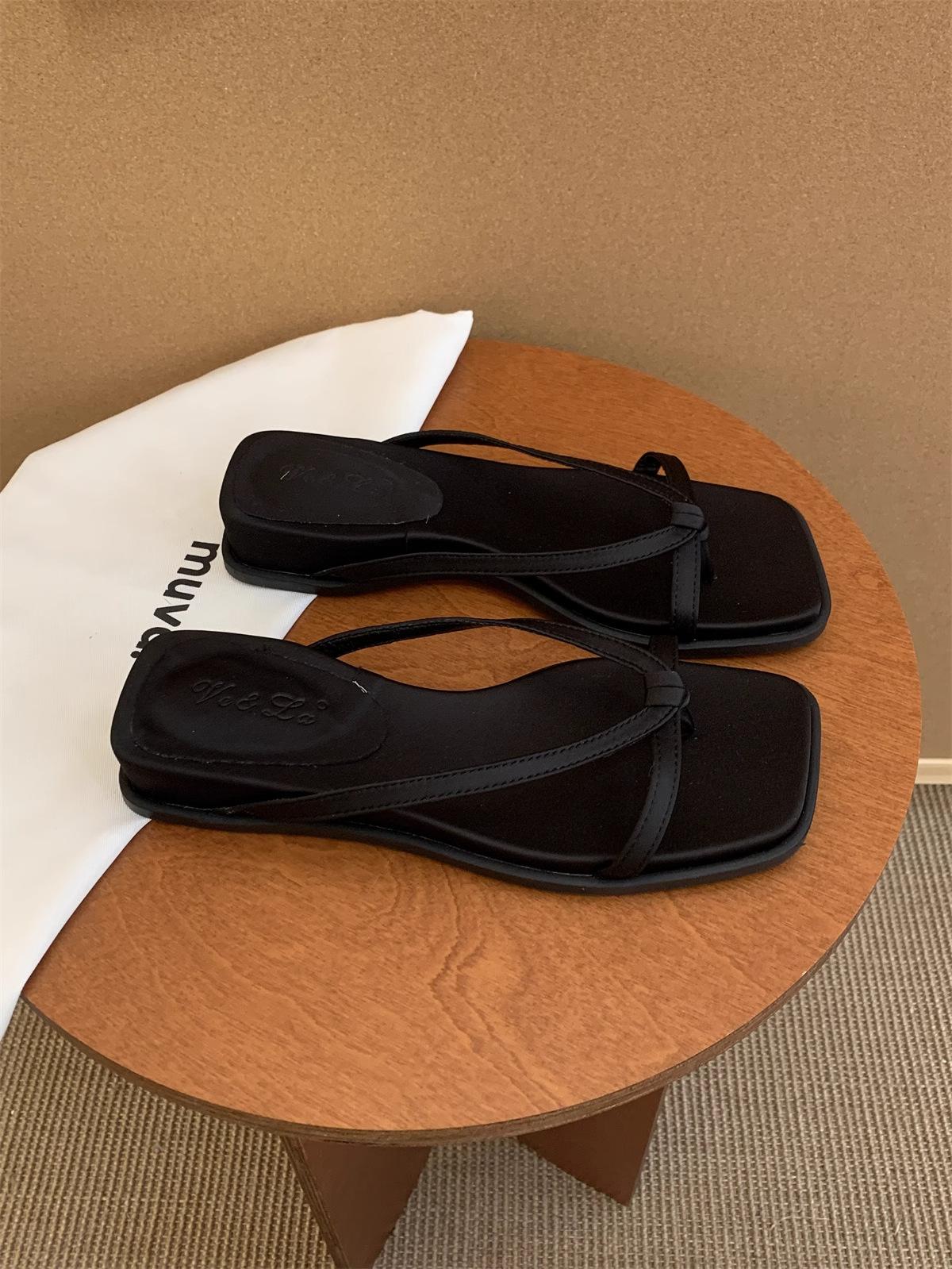 

French wedge heel flip-flops shoes women s summer wear 2025 new temperament beautiful thin strap cold slippers 40