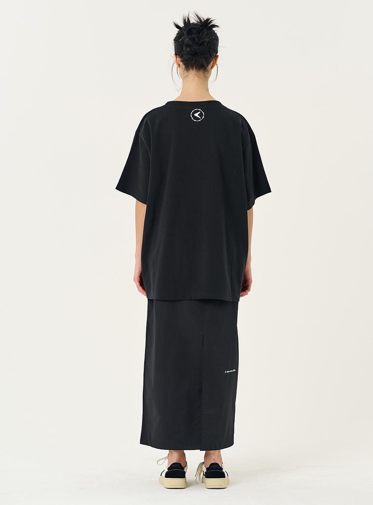 INTEREST Heart Wire Slogan Overfit Top_Black