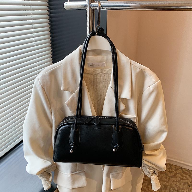 Stylish large-capacity underarm commuter bag women's bag 2025 new simple bowling bag simple shoulder bag