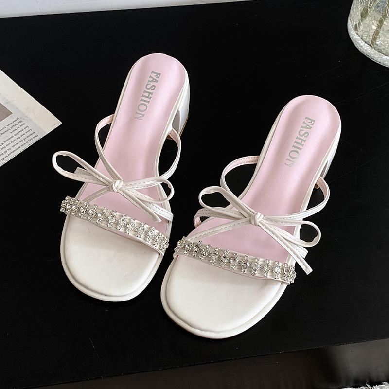 

Серебристые сандалии женские новые с бантом и стразами крутые шлепанцы для лета 2025 года носить шлепанцы на толстом высоком каблуке 40