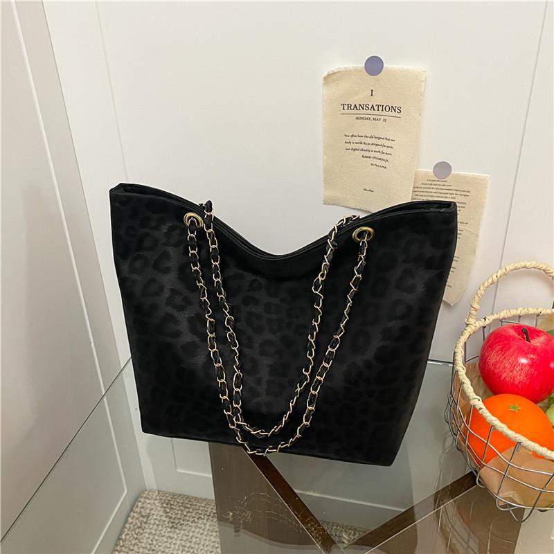 Autumn and Winter New Large-capacity Tote Bag Women's Fashion Simple Leopard Print Commuting Temperament Shoulder Armpit Bag