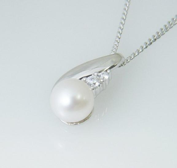 [Your and My Jewelry Box] SV Akoya Japanese Pearl Pendant - Approx. 6.0mm up [June Birthstone] Made in Japan [Gift Wrapped]