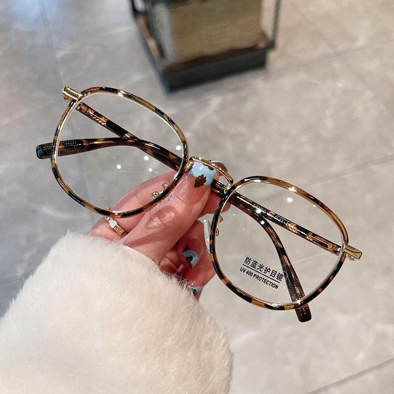 Korean Fashion Men And Women Square Black Frame Classic Anti Blue Light Glasses TR Retro Versatile Anti-radiation Eyeglasses Can Replaceable Lenses