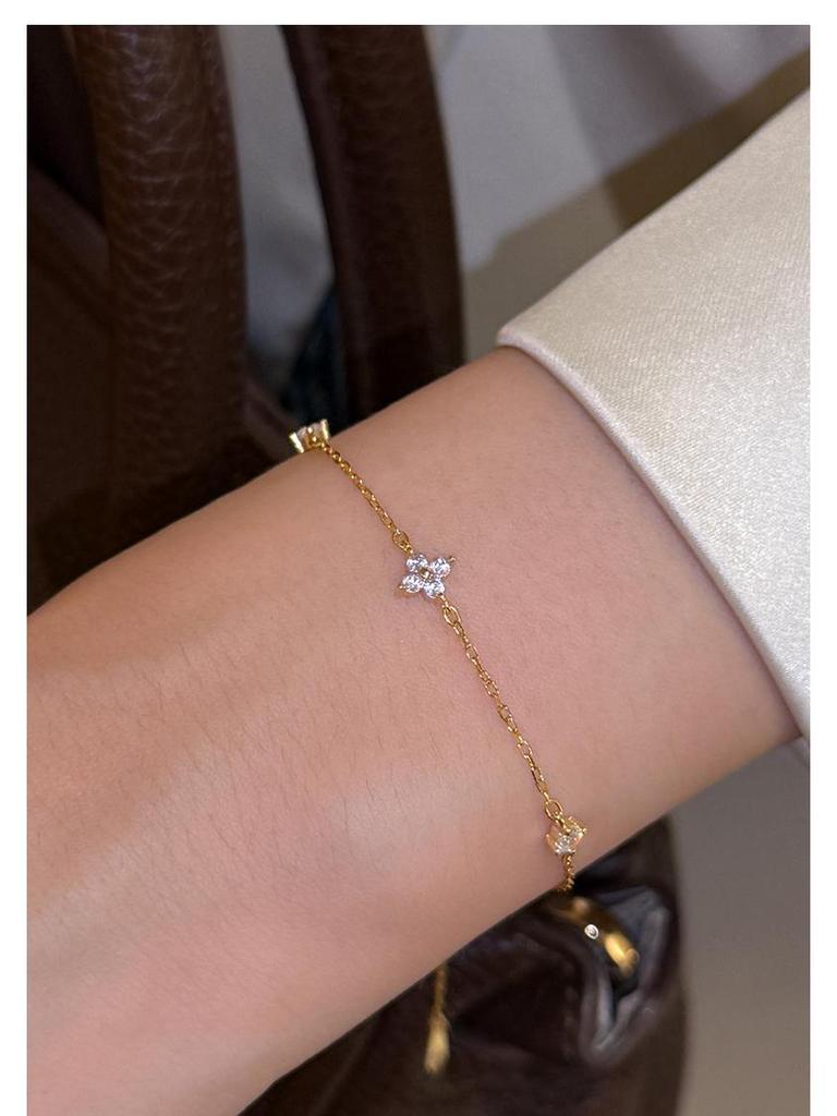 925 Sterlingsilber Diamant Kleeblatt Damenarmband – Luxuriöser Milchstraßen-Glanz, Elegant & Vielseitig.