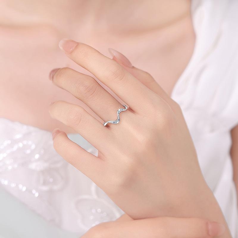 S925 Sterling Silver Moissanite Wave Ring for Women - Simple European & American Design