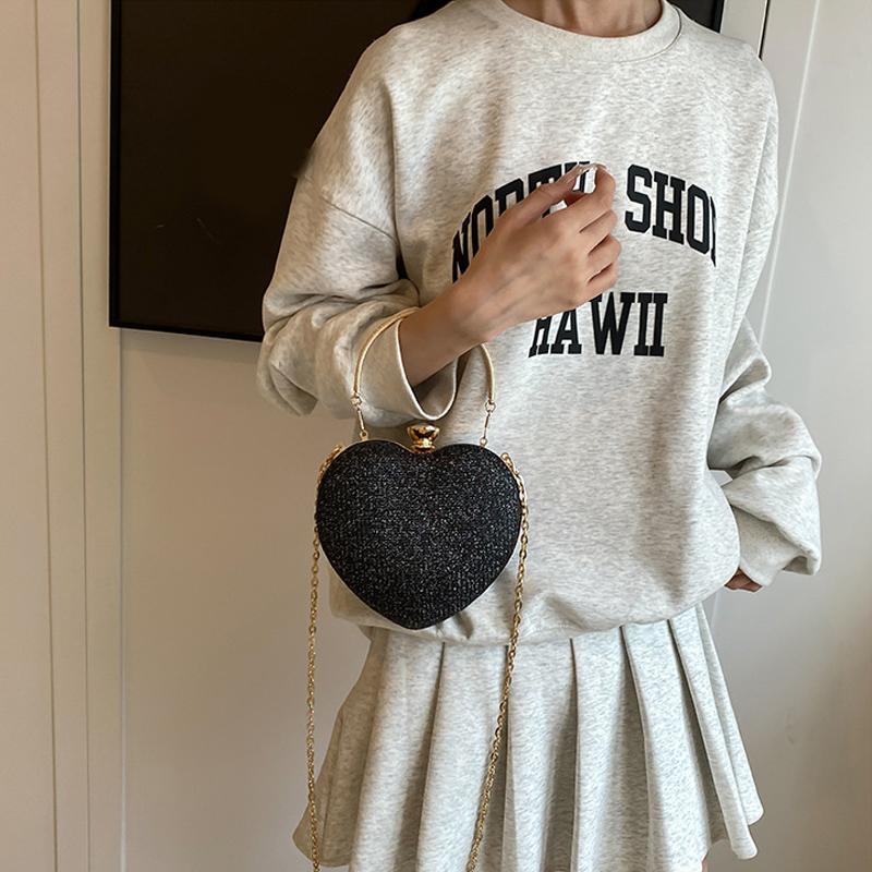 Guldglänsande sidenhjärta aftonväska damer bankettclutch strassdekor kedja axelväskor lyxiga kvinnliga fest handväskor