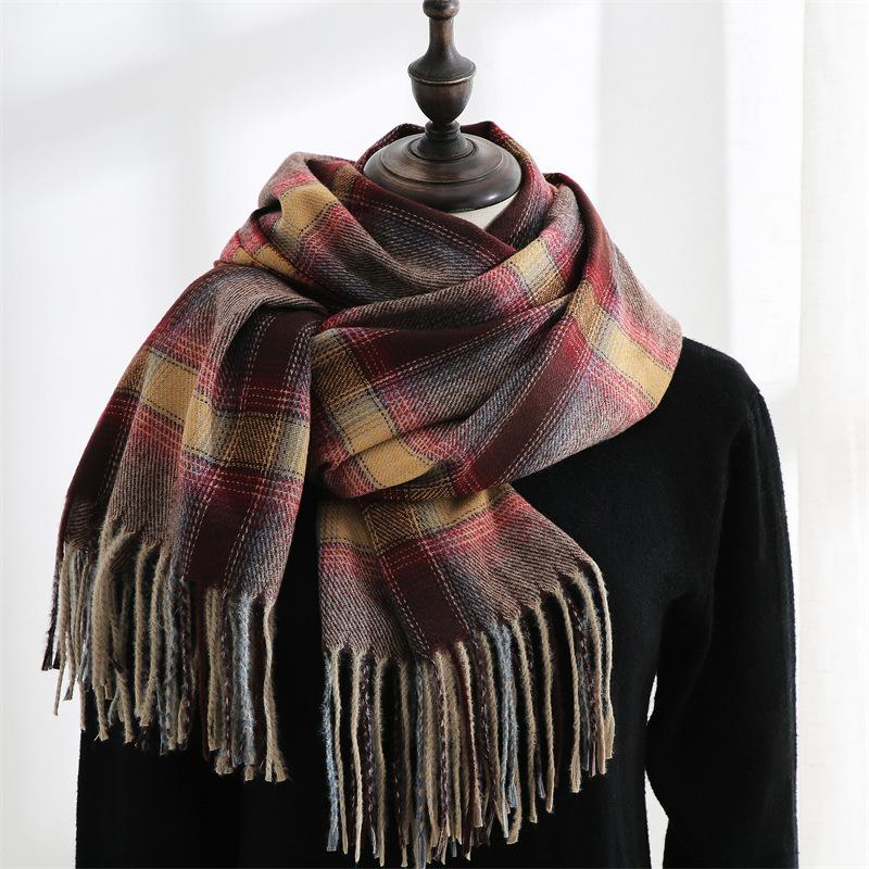 

Женский шарф, зимний теплый плед с кисточками красный/чёрный