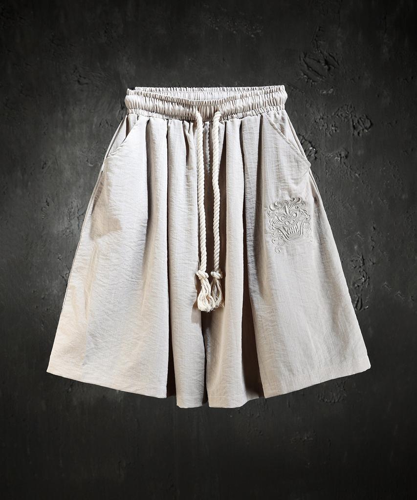 Kileutimuka Embroidered V-Tuck Shorts Beige