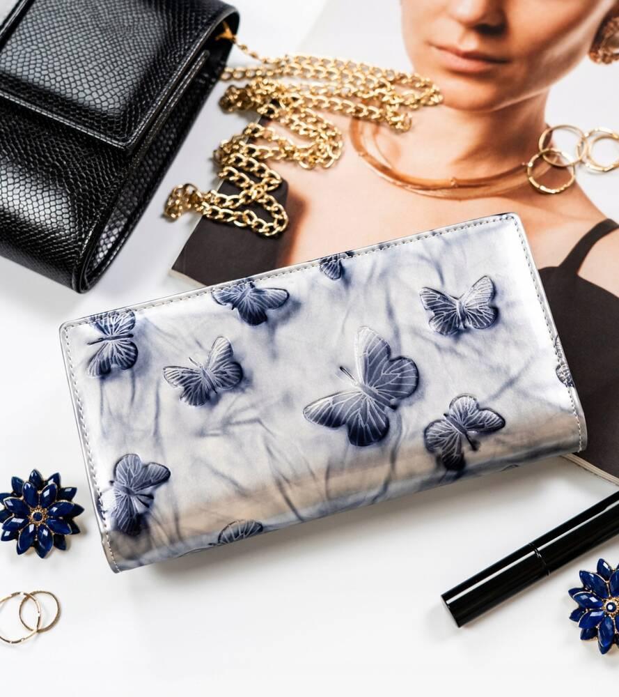 Elegant women's wallet made of natural leather with a magnetic and zipper closure - Peterson