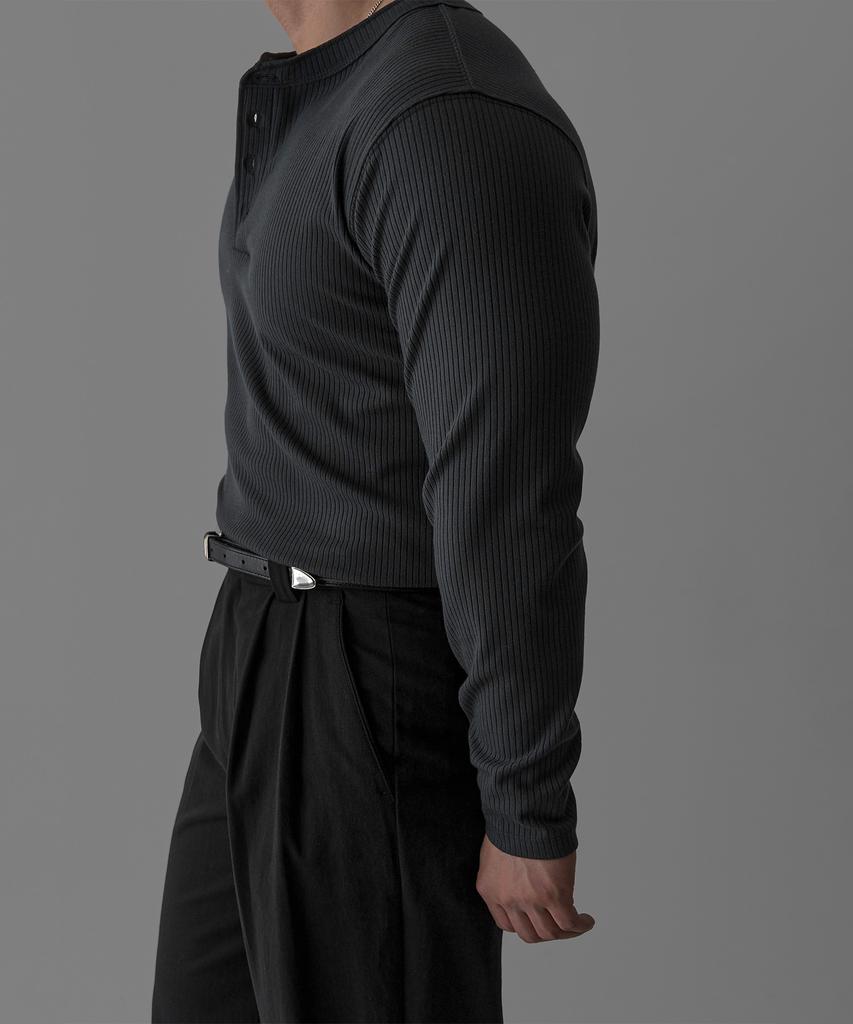 Baulopeulodeogteu Soft Ribbed Muscle Henley Neck Knit Tee [Charcoal]