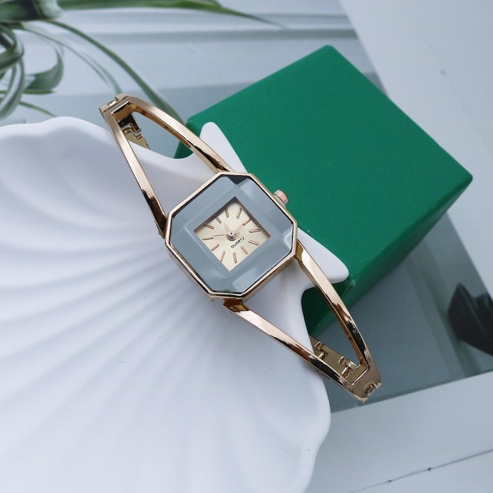 

New Square Dial Women Watch Luxury Hollow Design Quartz Watch Elegant Wristwatches Women Fashion рожевий колір золота