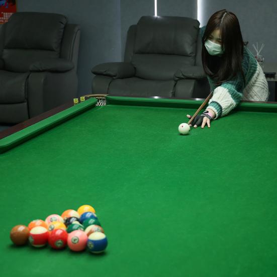 1Pc Billiards Glove Stretch Breathable Anti-slip Sweat-absorbing Men Women Left Hand Snooker Cue Sport 3-Finger Glove Billiards Accessories