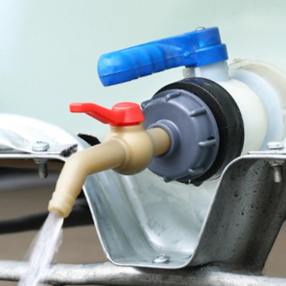 Kunststoff-Wasserhahn-Set mit zwei Anschlüssen, zwei Dichtungen, zwei Adapterabdeckungen und Klebeband für 1000-Liter-Regenwassertanks, einfache Installation