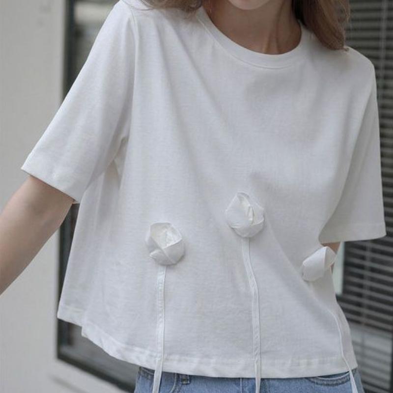 Dreidimensionales Kurzarm-T-Shirt mit Blumenband für Damen im Sommerdesign, Nische, einzigartiges, vielseitiges Oberteil in Volltonfarbe