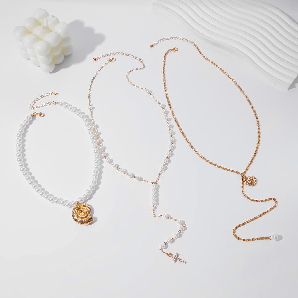 Ingemark Zestaw 3 szt. Boho Metalowy Naszyjnik Choker z Wisiorkiem Muszla Krzyż dla Kobiet Ślubny Elegancki Łańcuszek z Imitacją Pereł Biżuteria Y2K Nowy