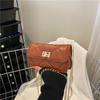 Women's simple and atmospheric commuter lock solid color chain bag women's spring summer new shoulder messenger bag tide