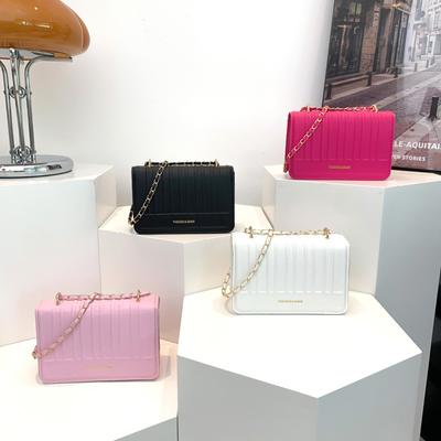Einfache einfarbige Umhängetasche für den Sommer Neue Stiltasche für Damen Einfache modische quadratische Tasche Modische Nischen-Kleintasche