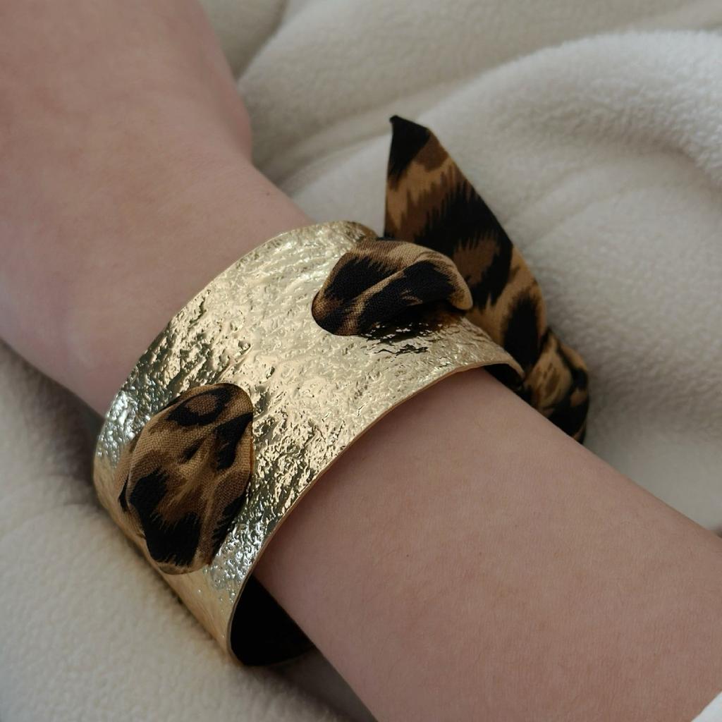 French Retro Leopard Print Silk Scarf Bracelet Matte Gold Open Bracelet Female Niche Design Exotic Stacked Jewelry