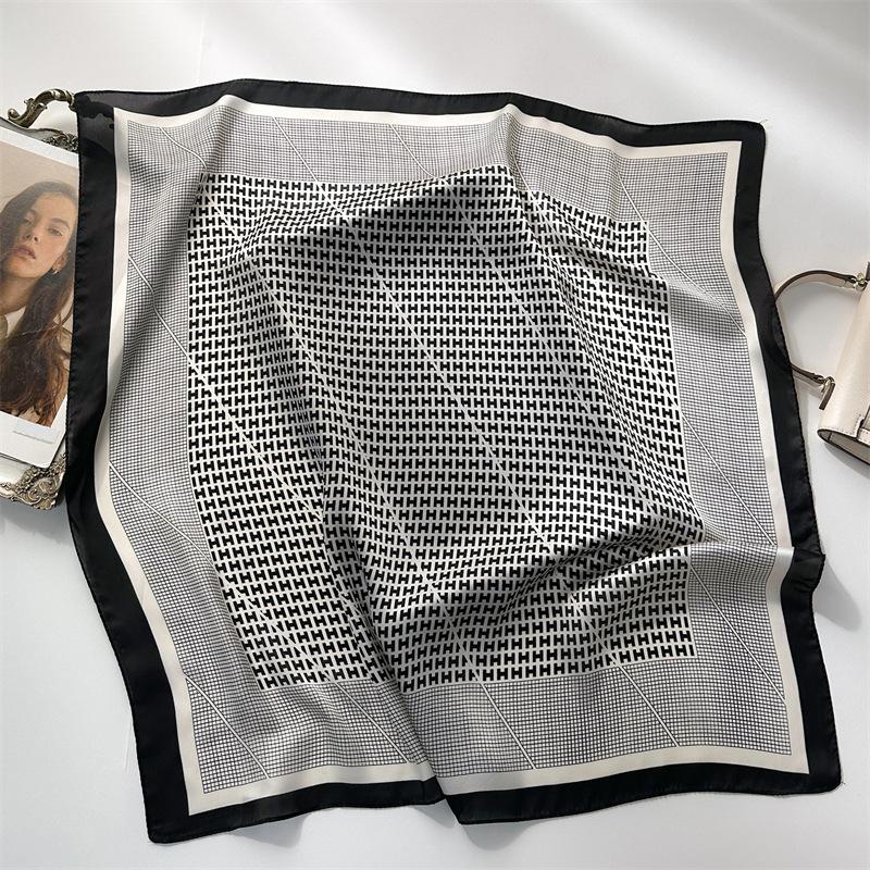 Luxury letter scarf printed silk scarf 71cm plaid small square scarf women's scarf hair tie bag high-end headscarf