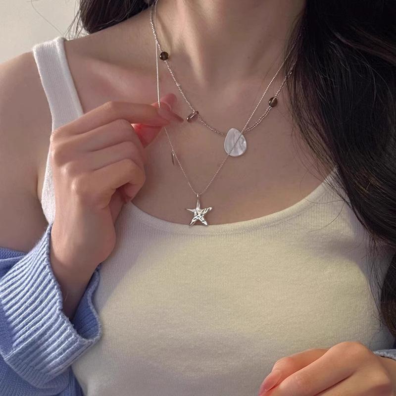 Folded starfish pendant necklace Korean light luxury high-end niche design fashion temperament versatile exquisite necklace women