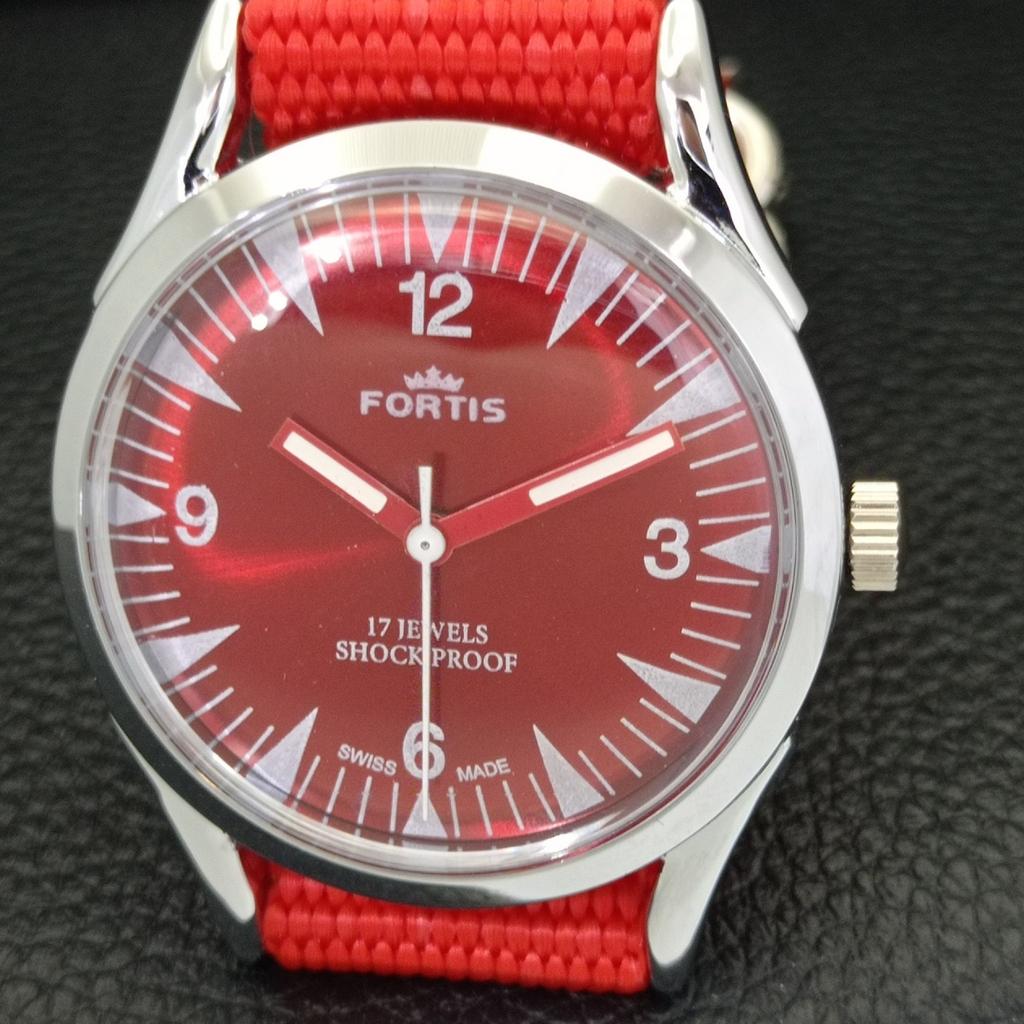 VINTAGE HAND-WINDING REFURBISHED SWISS MENS RED COLOR DIAL WATCH a701040-5 R205a-a701040