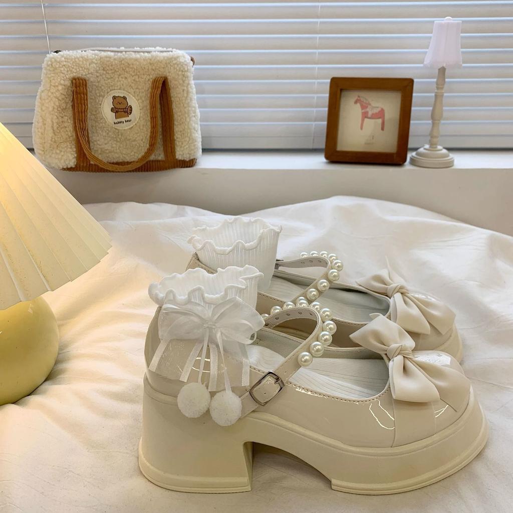 Showing legs long small leather shoes female retro foreign style explosion British style Mary Jane shoes jk spring summer Internet celebrity