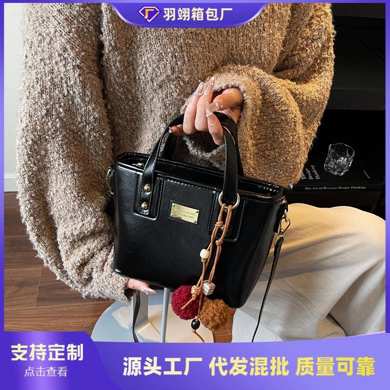 High-end Fashion Handbag Retro Bucket Bag Women's Autumn and Winter New Versatile Shoulder Bag Messenger Bag