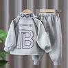 Frühlings- und Herbstanzug für Kinder, lässige Sportbekleidung, zweiteiliges Set mit Buchstabendruck