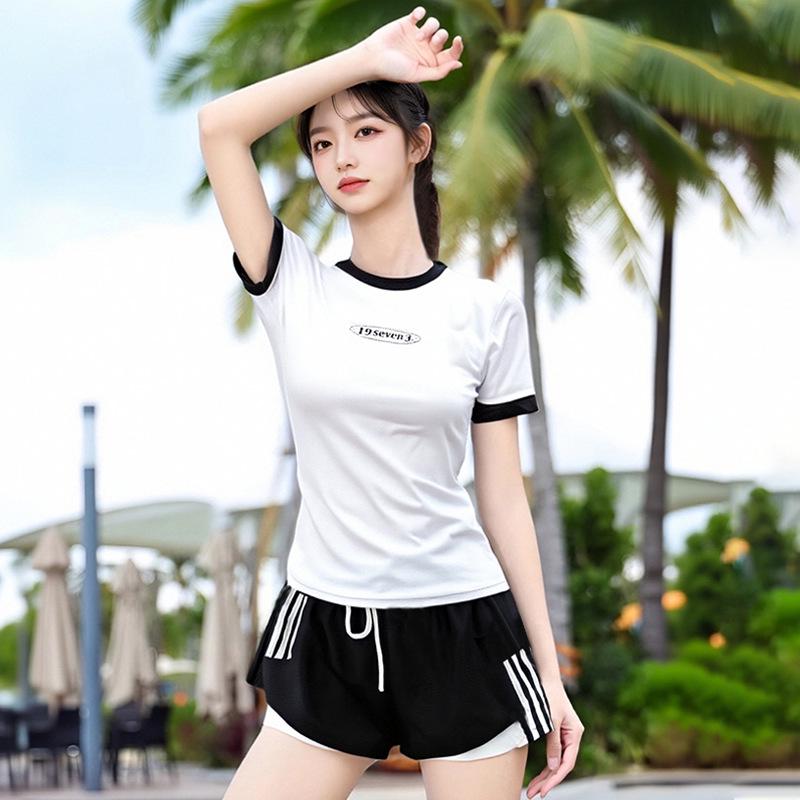 2025 New Women's Two-Piece Slimming Conservative Sports Swimwear