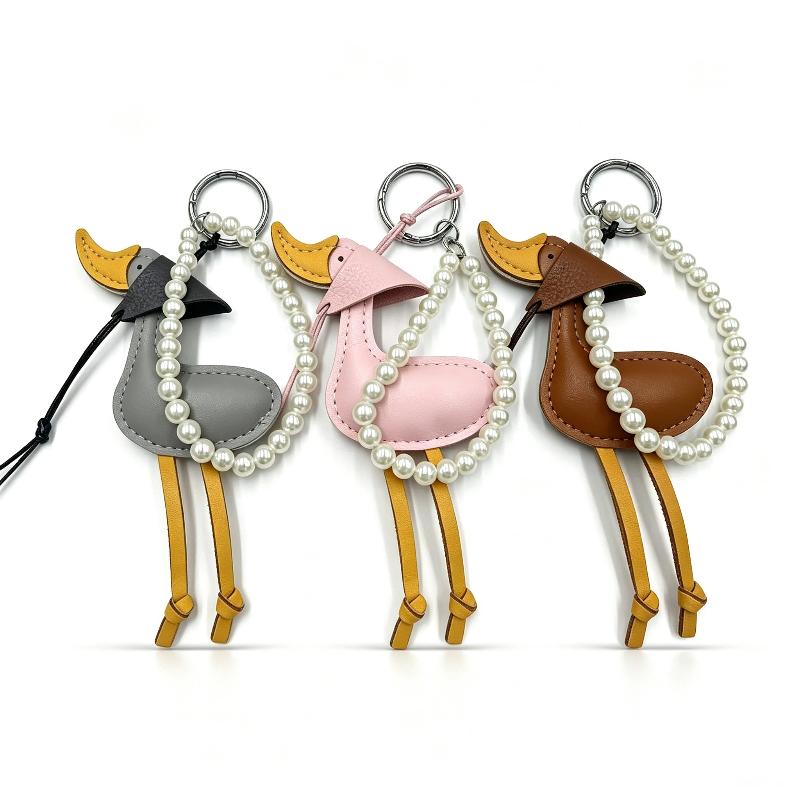 1Pcs Cute Leather Duck Keychain With Pearl Chain Cartoon Animal Bag Charm Pendant For Handbag Purse Decoration Women Gift