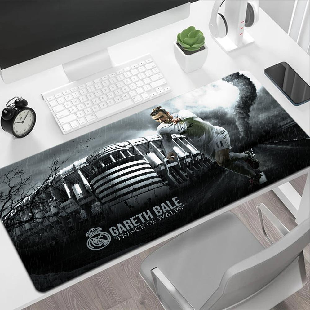 Antony Martial's Moment Large Mouse Pad Gaming Laptop Mouse Pad Computer Desk Mat Non-Slip Rubber Base Perfect for Office Desktop Supplies School Home