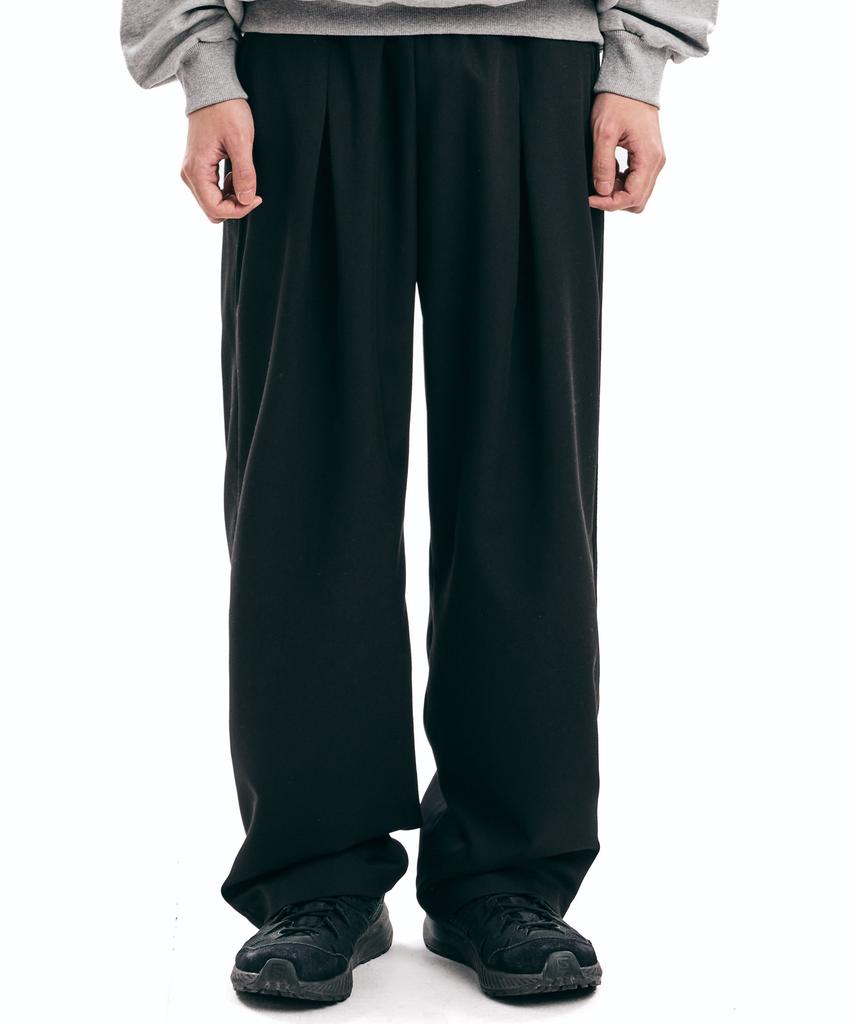 Descheuis One-Pleat Wide Fit Slacks_Black