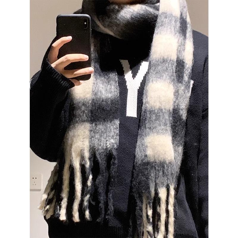 Scarf Winter Men's High-end Sense New Hippocampus Hair Black and White Plaid Korean Couple Warm Thickened Scarf Women