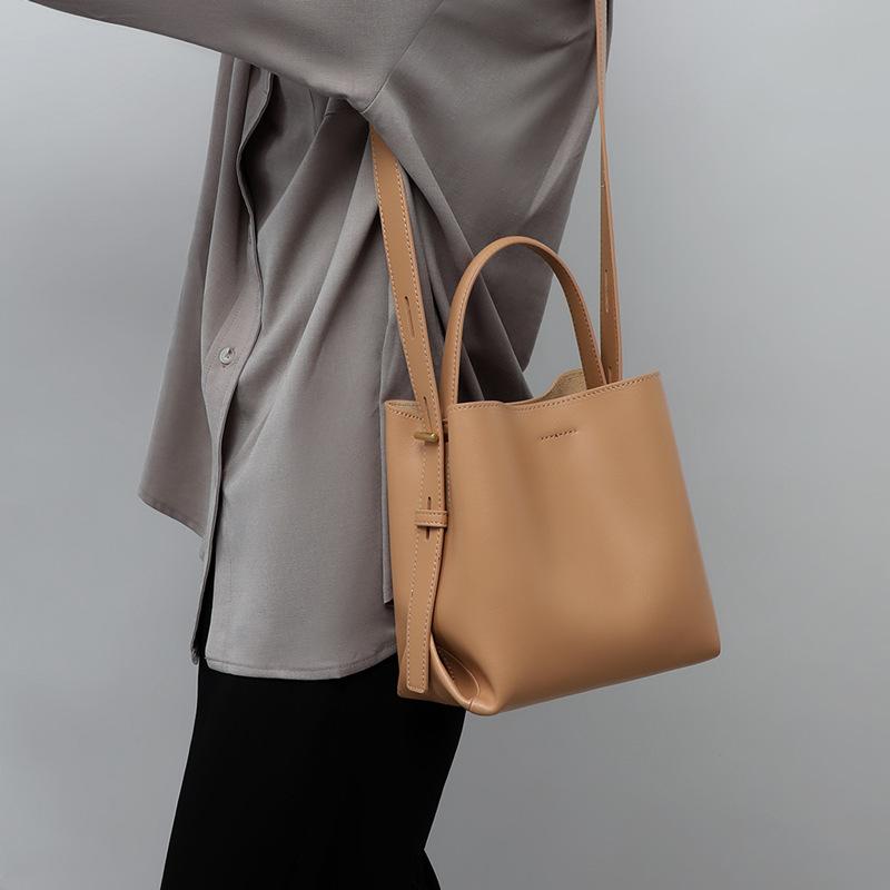 New Crossbody Bucket Bag with One Shoulder Leather Large Capacity Handbag Bag