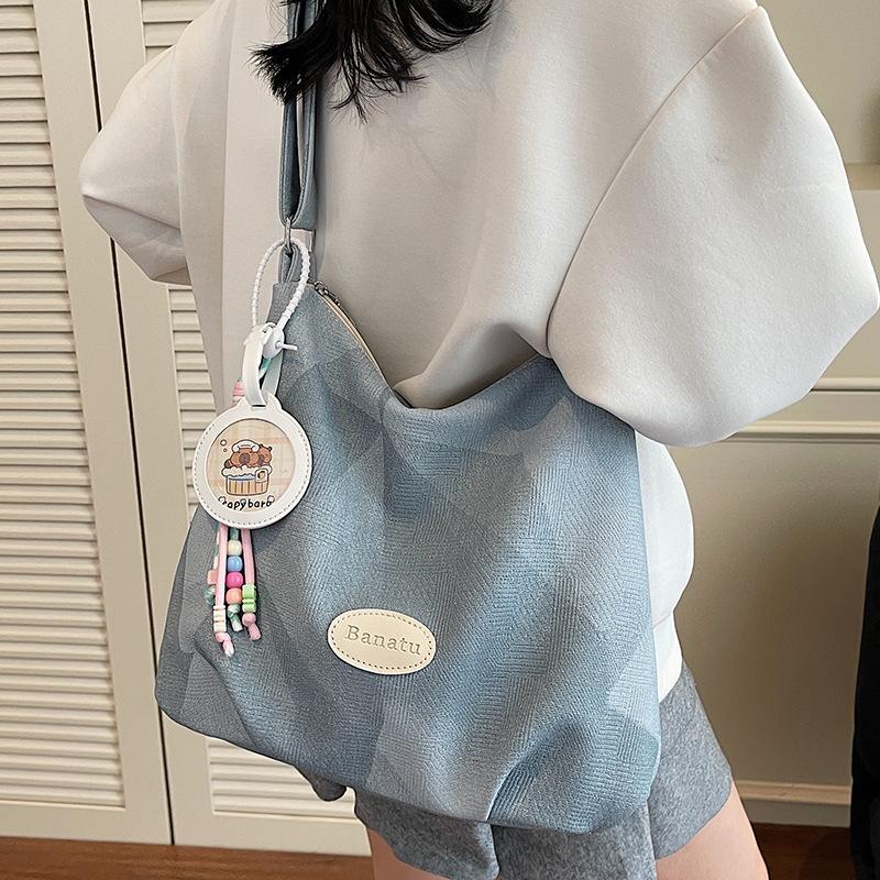 Large-capacity Messenger Tote Bag Fashionable Contrasting Color Bag Women's 2025 Summer New Simple and Fashionable Shoulder Commuter Bag